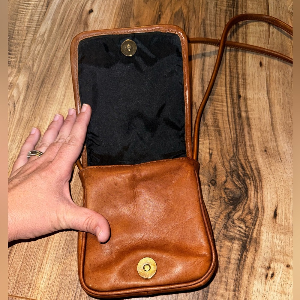 HOBO Brown Leather Crossbody Bag - Picture 4 of 7
